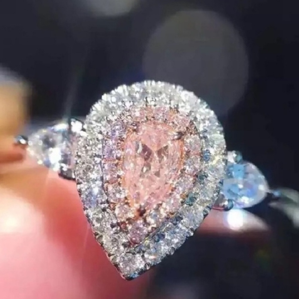 💍Pink Pear Shaped Silver plated ring.